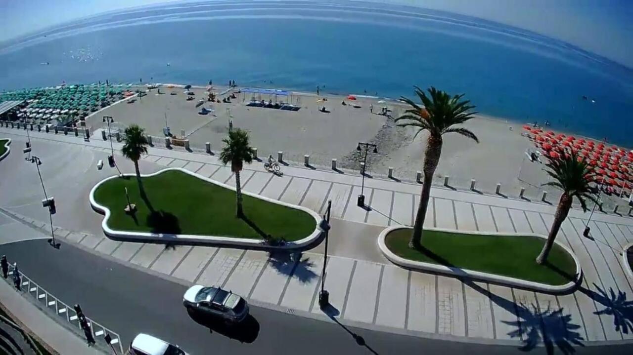 Hotel Mediterraneo Roccella Ionica Eksteriør billede