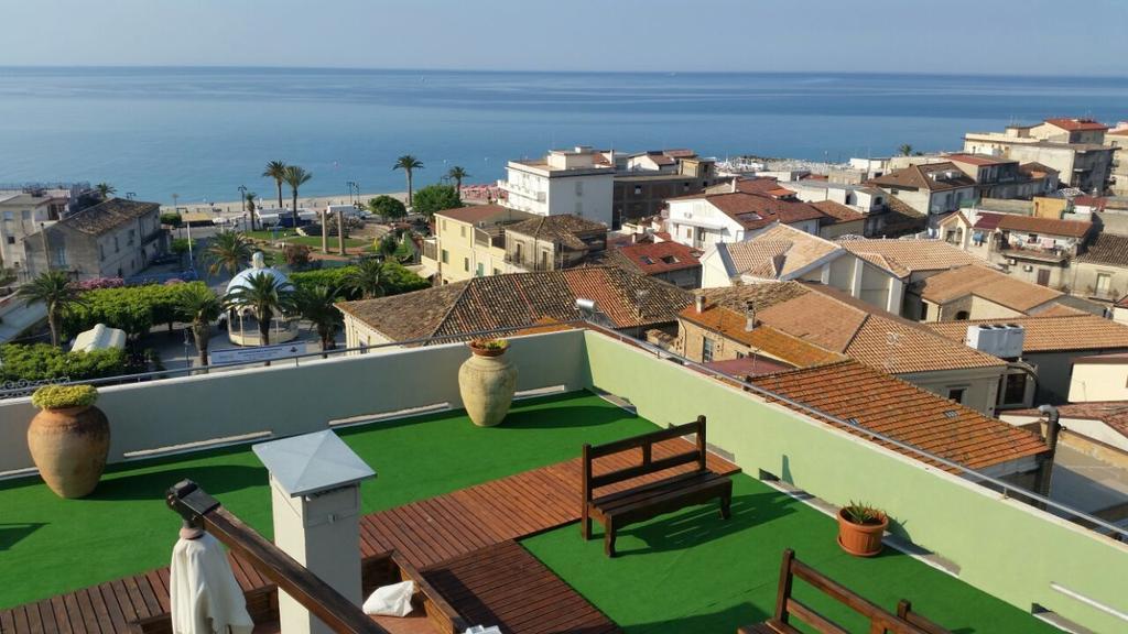 Hotel Mediterraneo Roccella Ionica Eksteriør billede