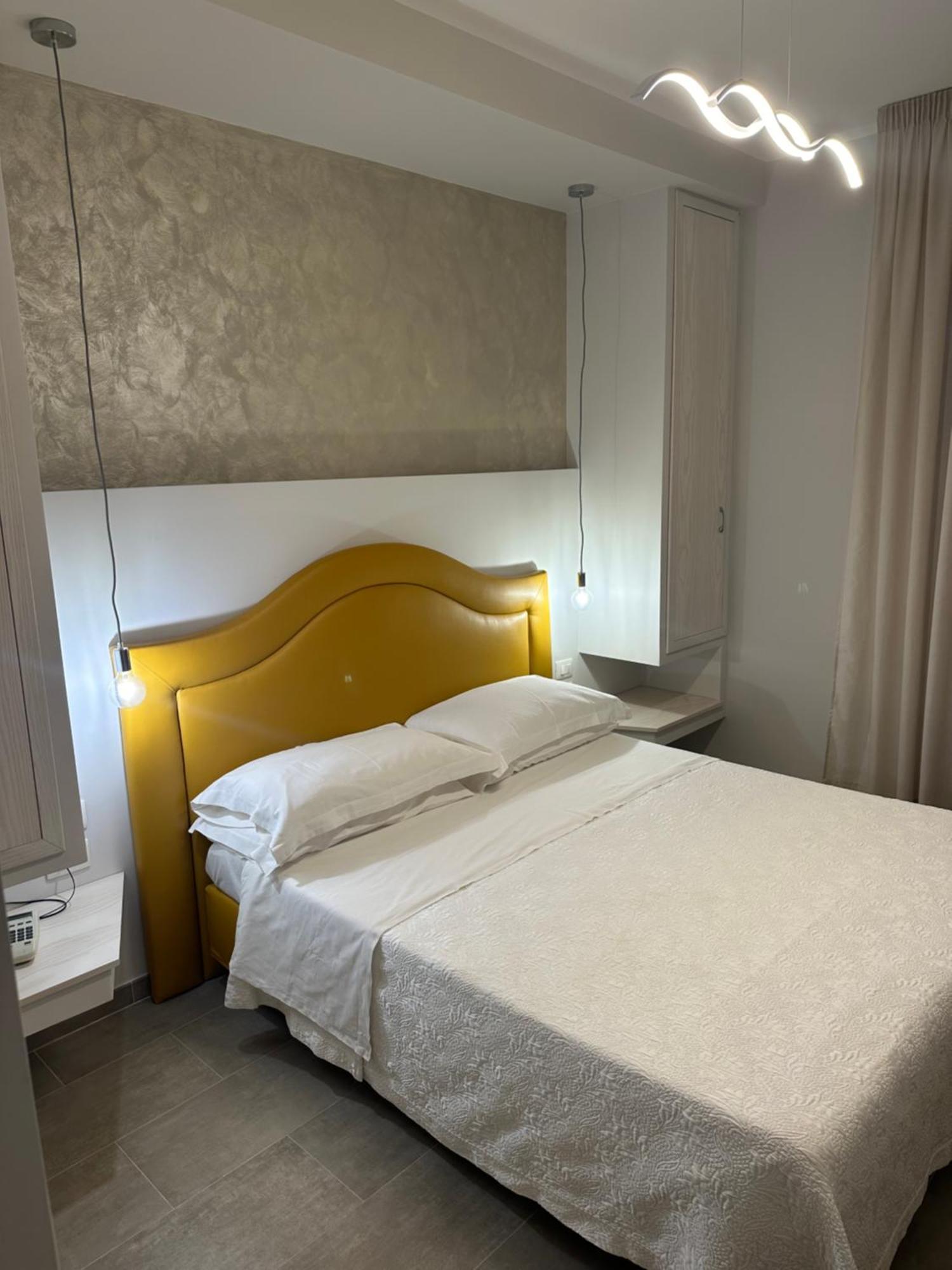 Hotel Mediterraneo Roccella Ionica Eksteriør billede