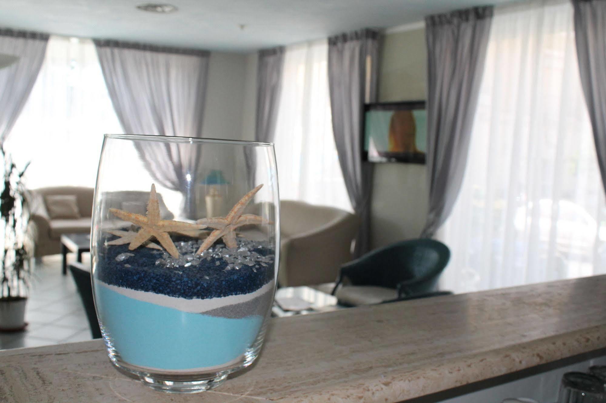 Hotel Mediterraneo Roccella Ionica Eksteriør billede